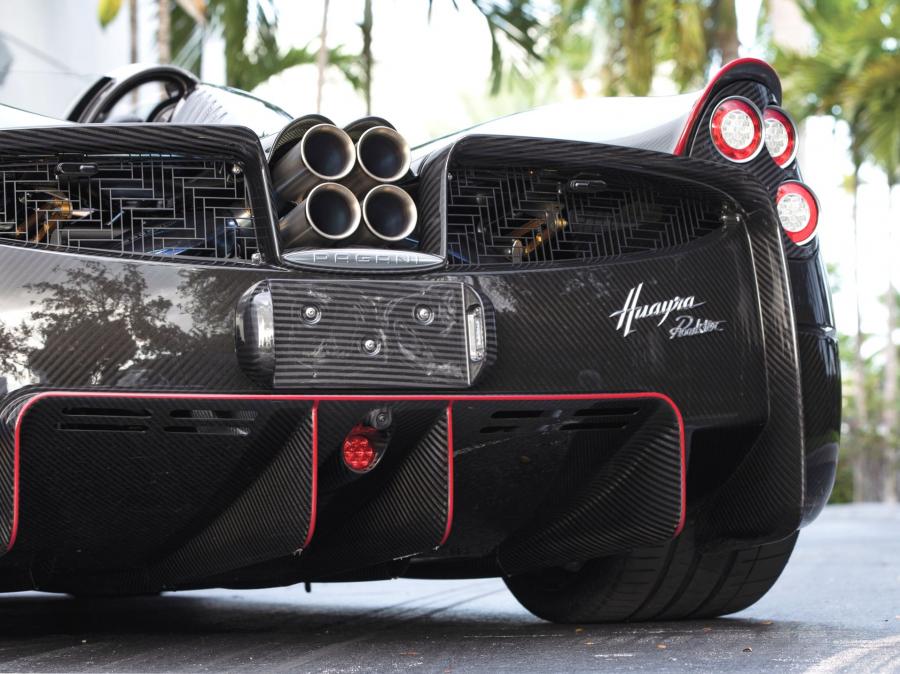 Детали экстерьера Pagani Huayra Roadster (94 of 100) 2017 года  (NA) (фото 8 из 61)